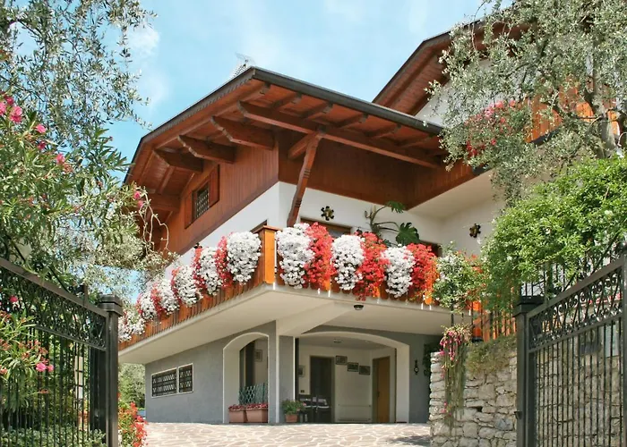 Delvai-3 By Interhome * ブレンゾーネ