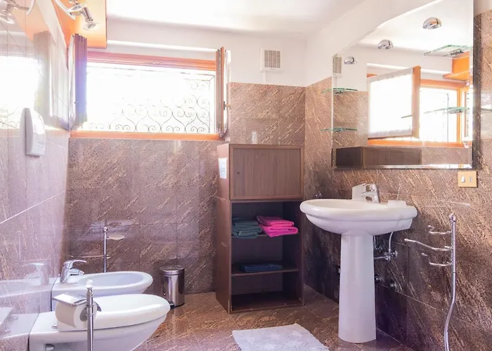 Delvai-3 By Interhome アパート ブレンゾーネ